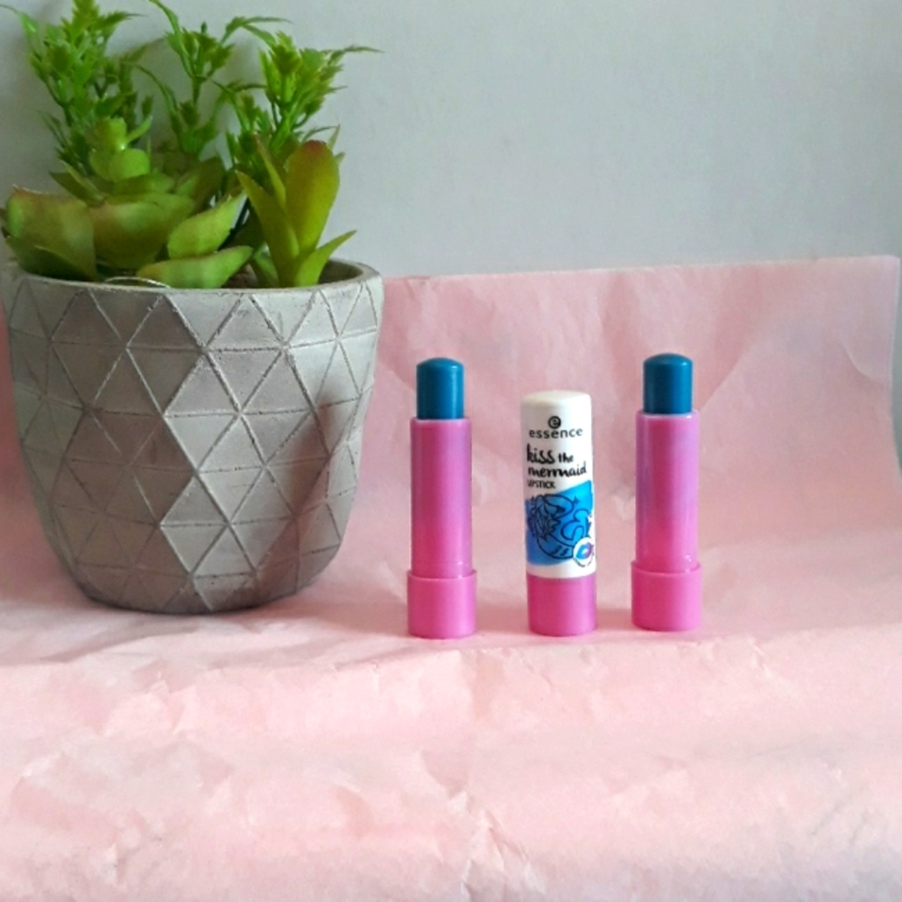 ESSENCE KISS THE MERMAID